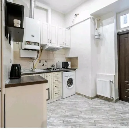 Площа Князя Ярослава Осмомисла 9, Центр Львова! Διαμέρισμα Λβιβ