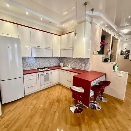 Apartment Площа Князя Ярослава Осмомисла 9, Центр Львова!